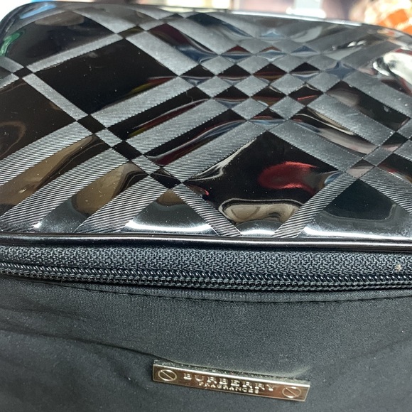 BURBERRY Final Markdown!! BURBERRY black patent Cosmetic Case - Picture 4 of 8